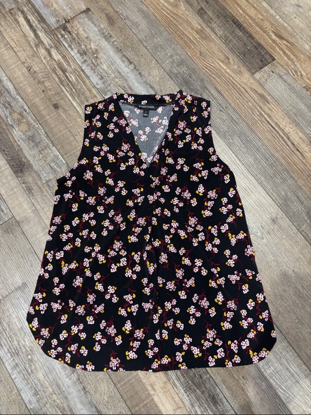 41 Hawthorn Black Floral V-Neck Sleeveless Top
